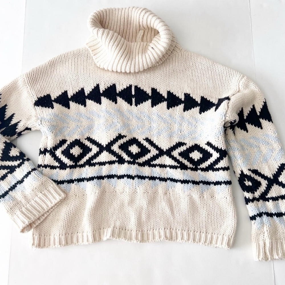 Burgess Sweater Turtleneck size medium